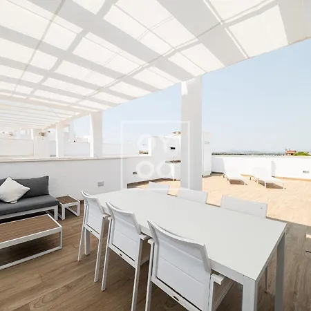Апартаменти Nalia Horizon Penthouse, Outdoor Living With Solarium, Bbq, Pool, Hot Tub - By Oyoostays Торрев'єха