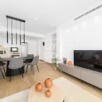 Nalia Horizon Penthouse, Outdoor Living With Solarium, Bbq, Pool, Hot Tub - By Oyoostays *