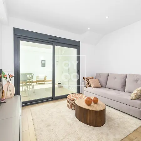 Apartment Nalia Horizon Penthouse, Outdoor Living With Solarium, Bbq, Pool, Hot Bub - By Oyoostays Torrevieja