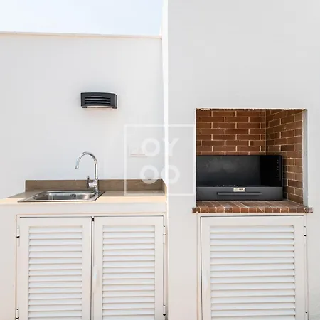 Nalia Horizon Penthouse, Outdoor Living With Solarium, Bbq, Pool, Hot Tub - By Oyoostays *