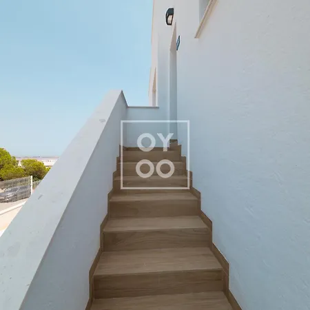 Apartment Nalia Horizon Penthouse, Outdoor Living With Solarium, Bbq, Pool, Hot Bub - By Oyoostays