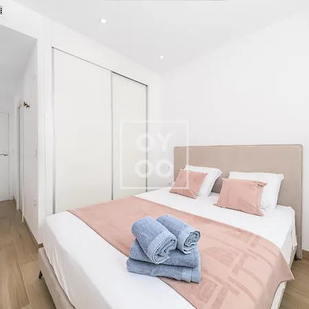 Nalia Horizon Penthouse, Outdoor Living With Solarium, Bbq, Pool, Hot Bub - By Oyoostays Apartment Torrevieja